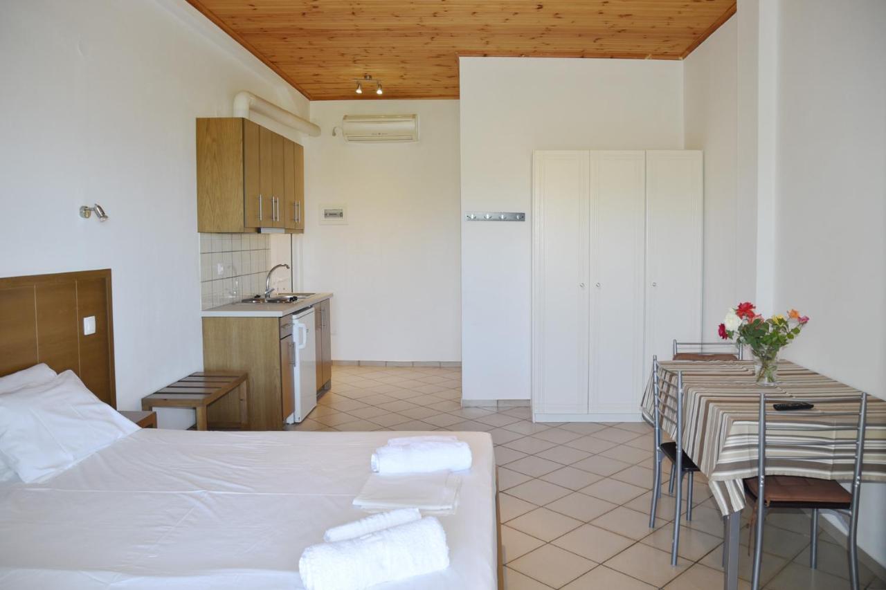 Appartement Sani Kasimis à Kyparissia Extérieur photo